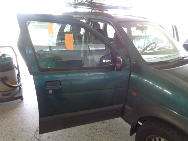 Αλλαγή τζαμιών σε DAIHATSU TERRIOS