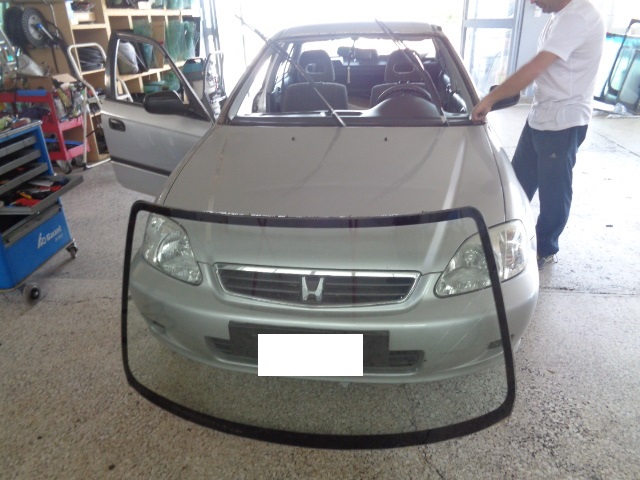 honda civic αλλαγή σπασμένου παρμπρίζ μπροστά