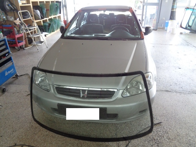 honda civic αλλαγή σπασμένου παρμπρίζ μπροστά
